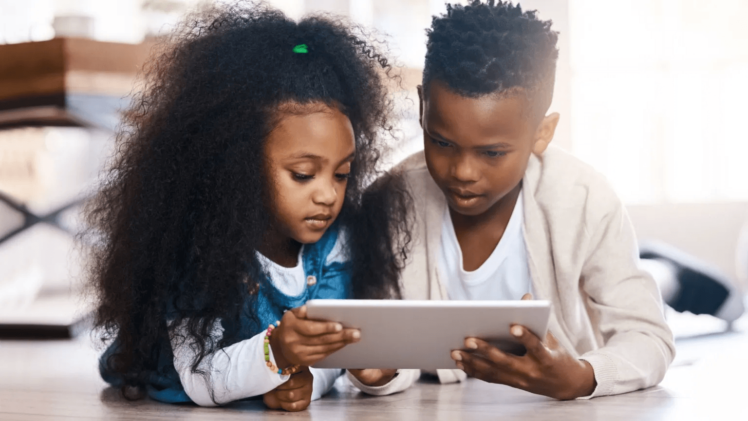 children reading